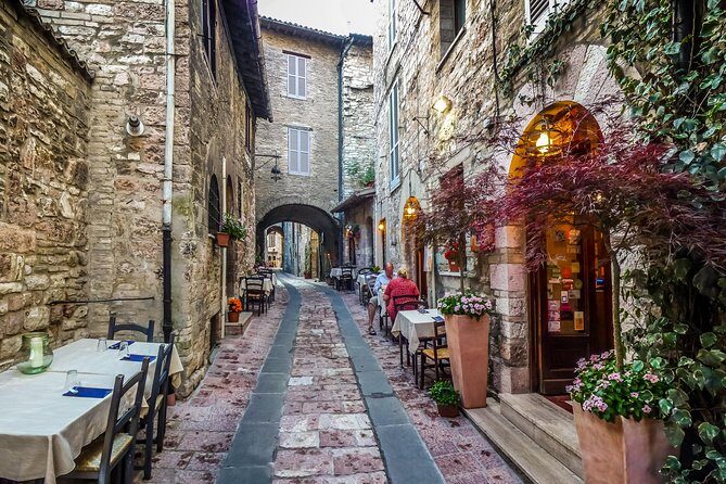 Assisi and Orvieto Guided Day Tour from Rome with Lunch - Assisi walking tour: St Francis, St Clare, and the places that connect