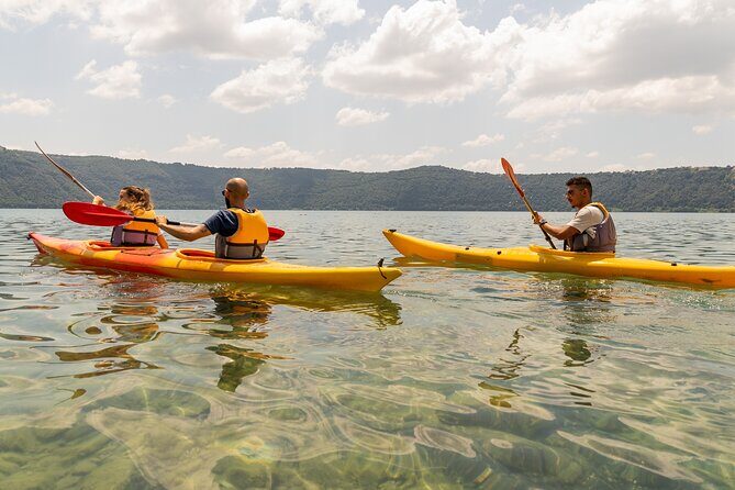 Castel Gandolfo Lake Kayak and Swim Tour - Entering the Kayaks: The Lesson That Makes It Work