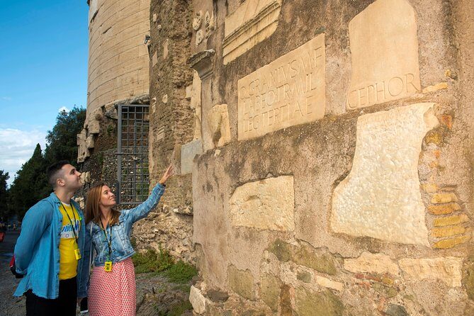 Catacombs and Roman Countryside Half-Day Walking Tour - Circus of Maxentius and the countryside bus window: how the scenery break works