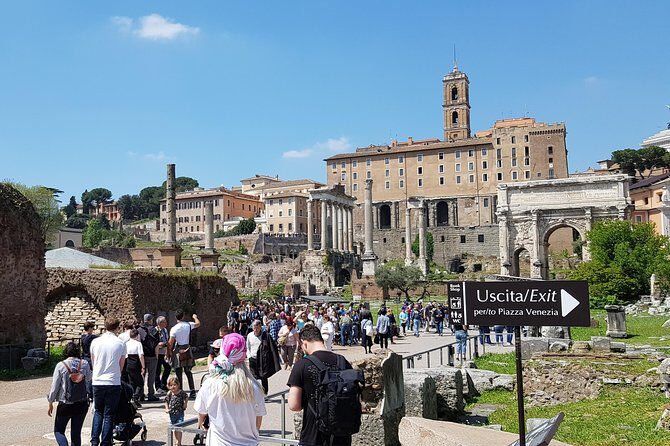 Colosseum Arena Floor, Roman Forum and Palatine Hill Guided Tour - Stepping onto the Colosseum arena floor (and why it feels different)