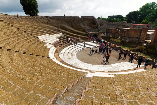 Complete Pompeii Skip the Line Tour with Archaeologist Guide - Comfort and pacing: what to bring so you enjoy it (not just survive it)