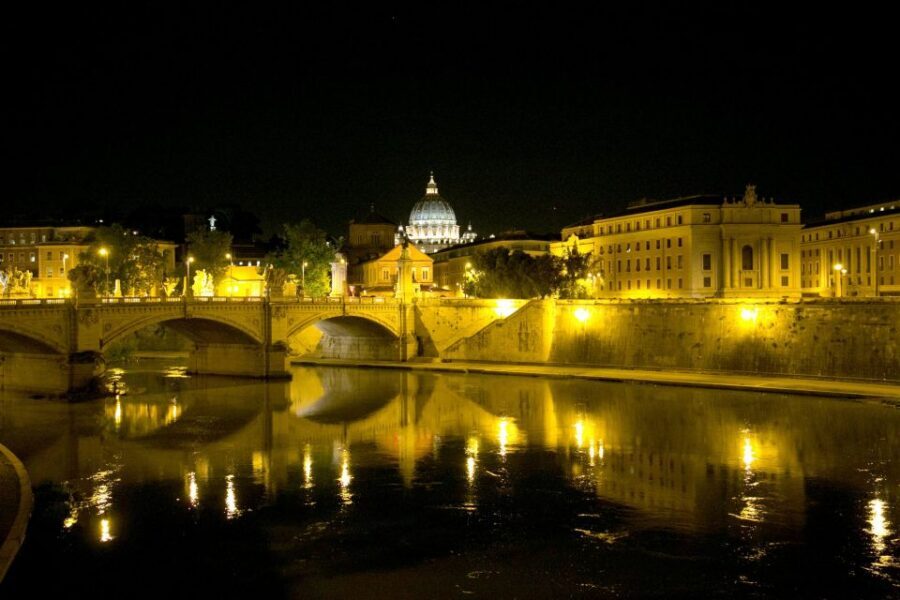 Dark Heart of Rome - Facts, Legend & Mystery Walking Tour - The final approach: reaching Castel Sant’Angelo