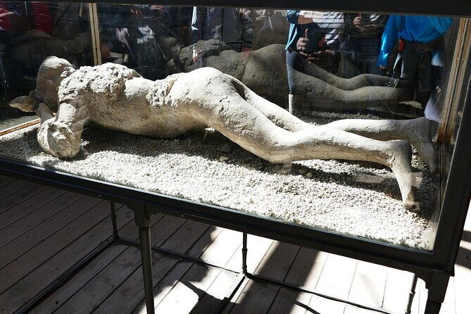 Explore Pompeii Half Day Highlights Tour with Pickup from Naples - Thermal Baths and Via degli Augustali: Daily Life, Not Just Drama