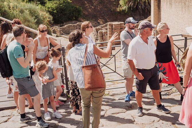 Explore Pompeii with an Archaeologist - House of Menander and House of the Faun: what elite homes tell you