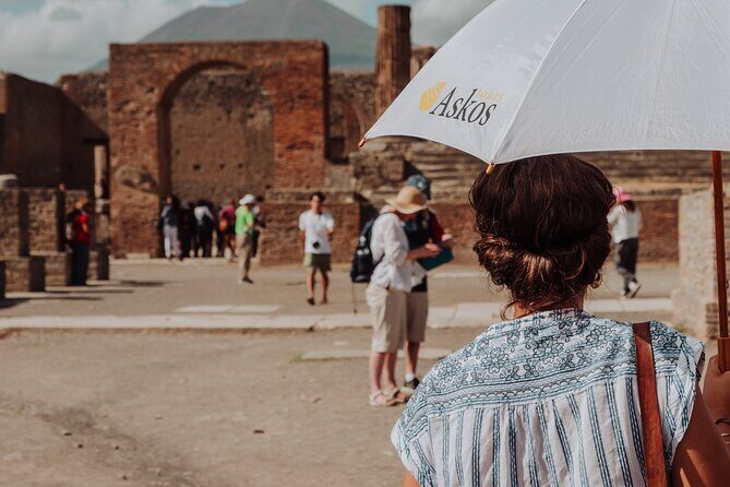 Explore Pompeii with an Archaeologist - Meet at Porta Marina Superiore: how the tour begins