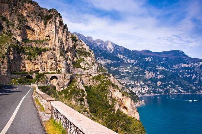 From Naples: Amalfi Coast & Pompeii Small Group Tour - Getting to Pompeii and Amalfi from Naples: how the day really runs