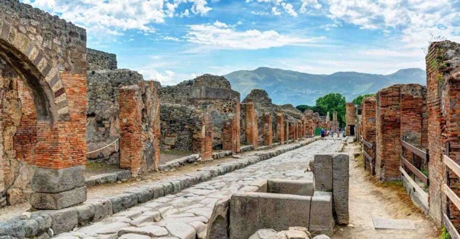 From Naples: Pompeii & Amalfi Coast Full-Day Trip - A one-day Naples plan that actually works