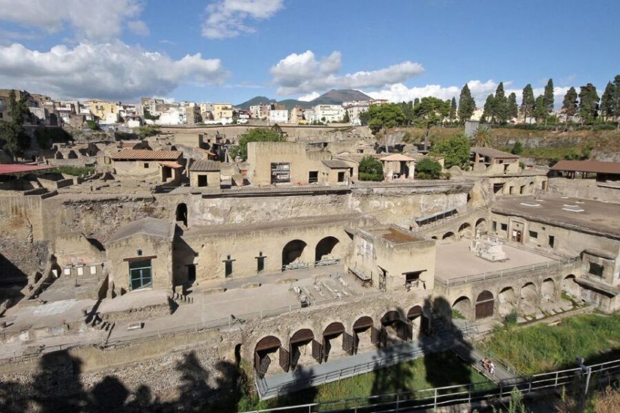 From Naples: Pompeii and Herculaneum Tour with Lunch - Lunch at Pompeii: What Light Usually Means for Your Stomach