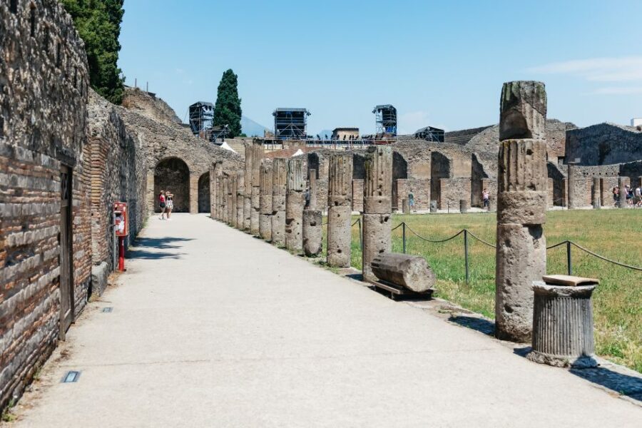 From Naples: Pompeii Ruins & Mount Vesuvius Day Tour - Why Pompeii and Vesuvius in a Single Day Actually Works