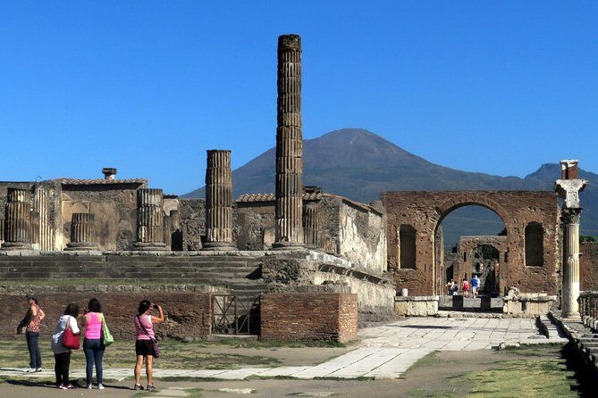 From Naples: Skip the Line Pompeii Guided Tour – Small Group - Naples-to-Pompeii: the “easy button” setup