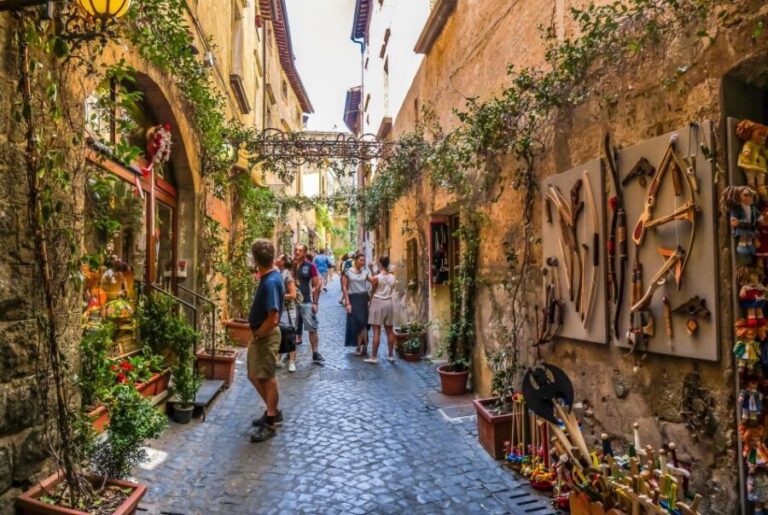 From Rome: Bagnoregio & Orvieto Day Trip with Wines & Lunch - Civita di Bagnoregio: how to enjoy the cliffside “floating village” right