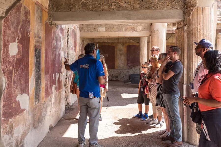 From Rome: Pompeii, Amalfi Coast, and Sorrento Day Trip - Pompeii with an archaeologist guide: how to see the city