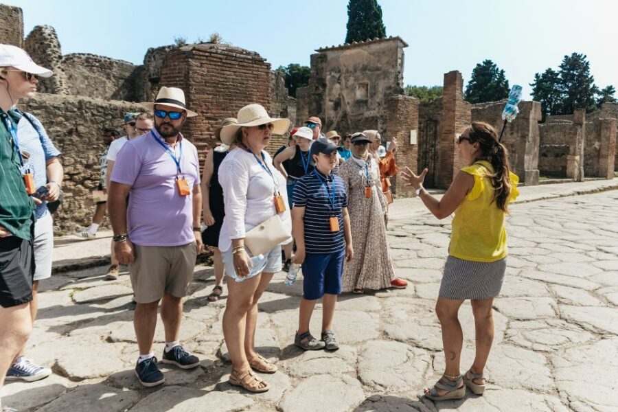 From Rome: Pompeii Day Trip with Optional Vesuvius and Lunch - Pompeii with a licensed English guide: what to look for
