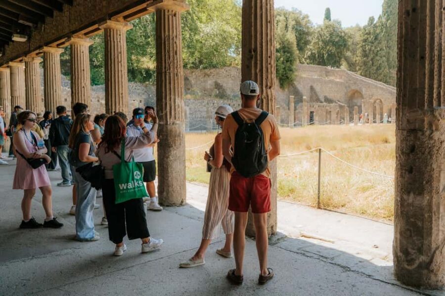 From Rome: Pompeii with Expert Guide & Amalfi Coast Day Trip - Season Swaps: When Positano Closes, You Go to Amalfi or Sorrento