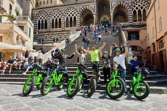 Guided tour of Naples by FAT electric bike - Audio at the stops: quick facts, but don’t expect a talk show