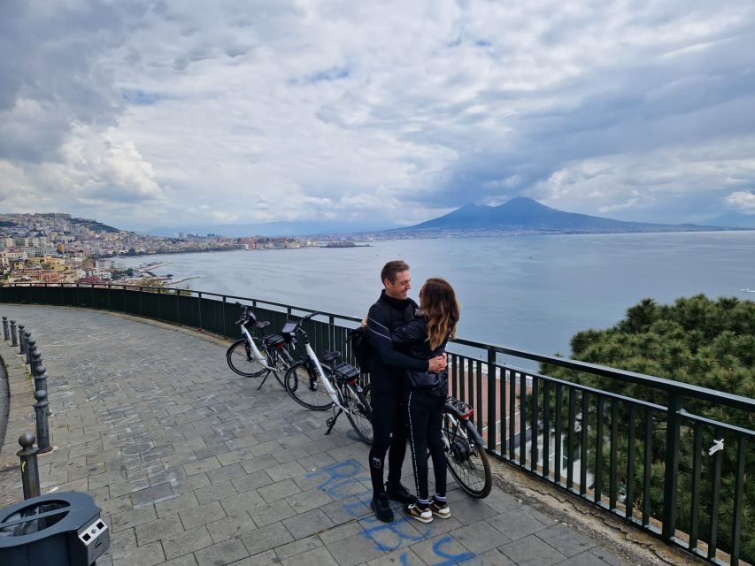 Naples: City Highlights Guided Bike Tour - The Bay Ride: LungoMare Views and Castel dell’Ovo