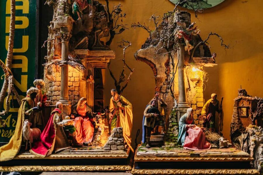 Naples: Old Town Guided Walking Tour - San Gregorio Armeno and an exclusive Banksy mural: nativity shops meet modern street art