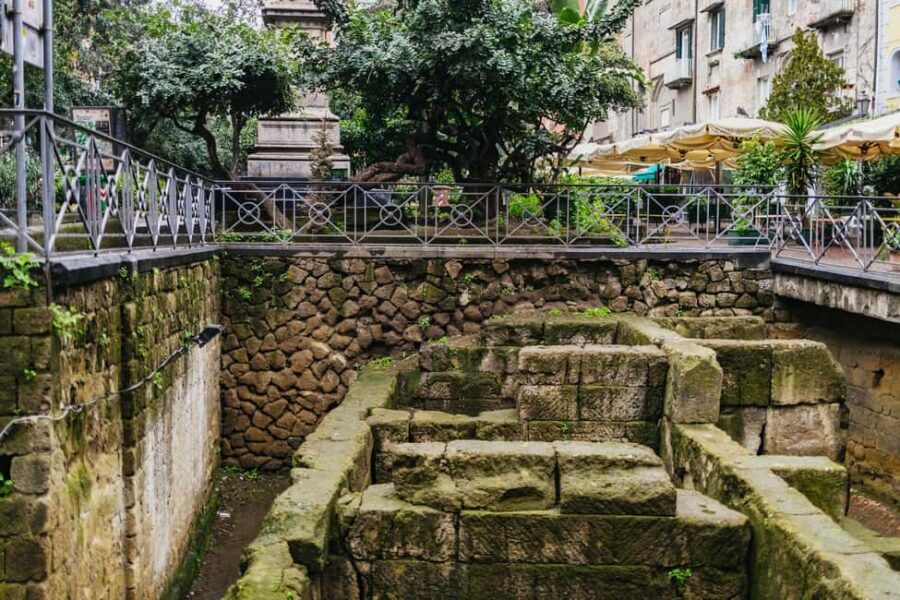 Naples: Old Town Guided Walking Tour - Shared vs private Naples walks: what changes for your day