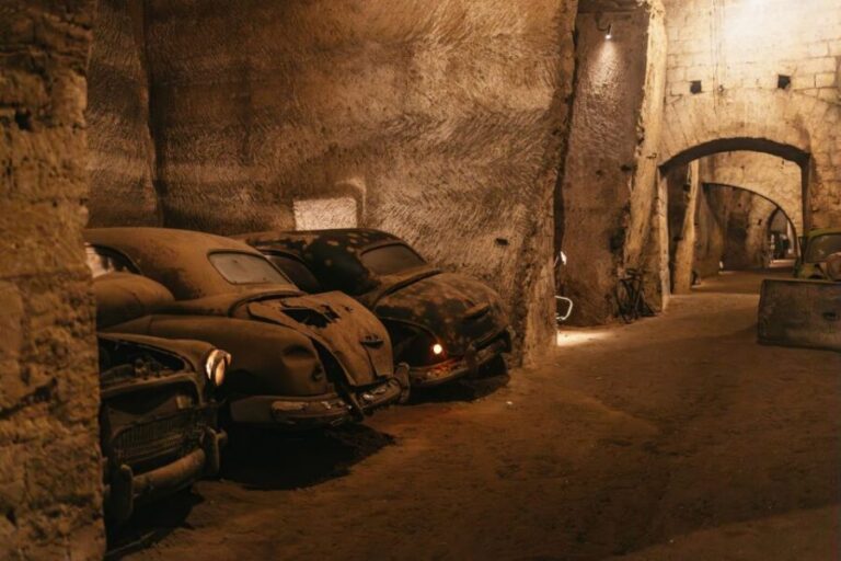 Naples: The Bourbon Tunnel Guided Tour with Entrance Ticket - What You’ll See Inside: Statues, Messages, and the WWII Hospital Layer