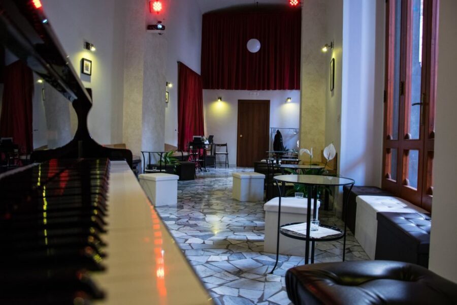 Naples: Traditional Neapolitan Music Concert - Why Neapolitan music still feels like Naples