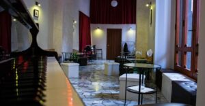 Naples: Traditional Neapolitan Music Concert - The 1-hour show: what happens from start to finish