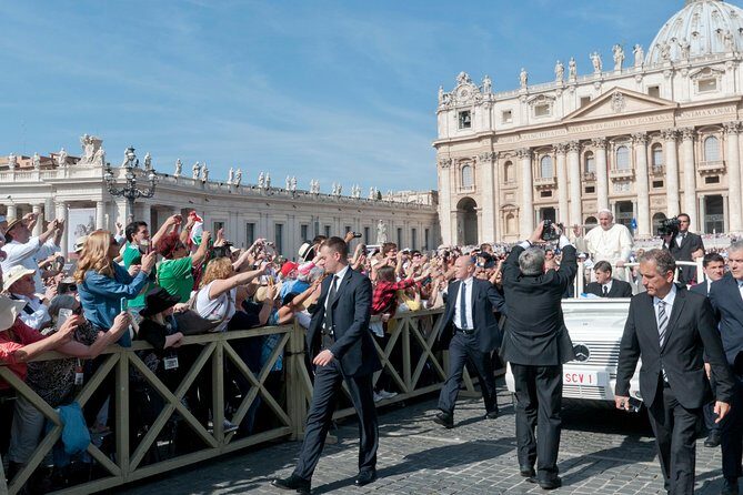 Papal Audience with Pope Leo XIV and Expert Local Guide - The early start: meeting near Santa Maria in Traspontina at 7:00 am