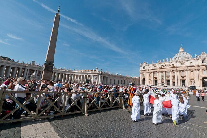 Papal Audience with Pope Leo XIV and Expert Local Guide - The guide’s job: history context and smart positioning (not magic reserved seats)