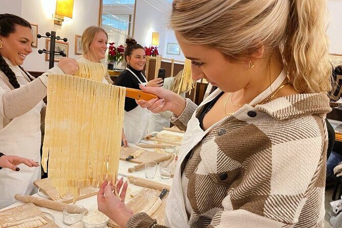 Pasta Cooking Class in Rome - Fettuccine Class in Piazza Navona - Inside the Workshop: How Fettuccine-Making Actually Plays Out