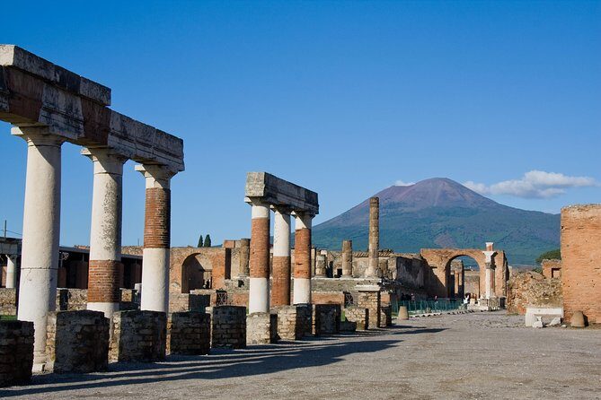 Pompeii 2h Small-Group Tour with Expert Archaeologist - Pompeii in Two Hours: Why This Small-Group Works