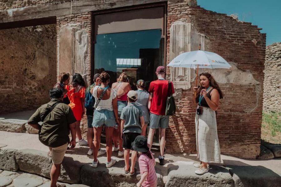 Pompeii 3hours Villa of Mysteries tour with an Archaeologist - Public Pompeii: theatre, forums, baths, and basilica energy