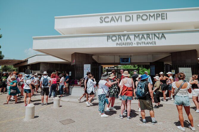 Pompeii and Herculaneum Small Group Tour with an Archaeologist - Herculaneum in two hours: preserved houses and thermal life