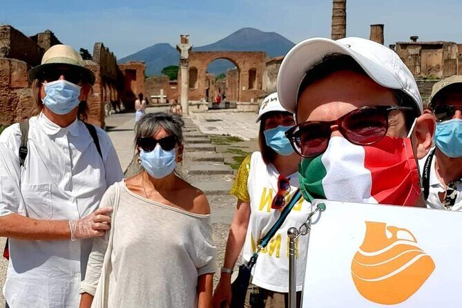 Pompeii and Herculaneum Small Group Tour with an Archaeologist - What the small-group + headsets really change