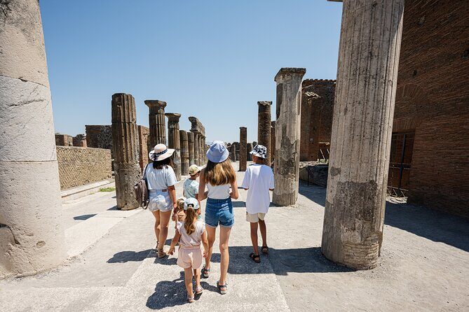 Pompeii and Mount Vesuvius Day Trip from Rome with Pizza Lunch - Ercolano and a 3-course pizza lunch with Bay of Naples views