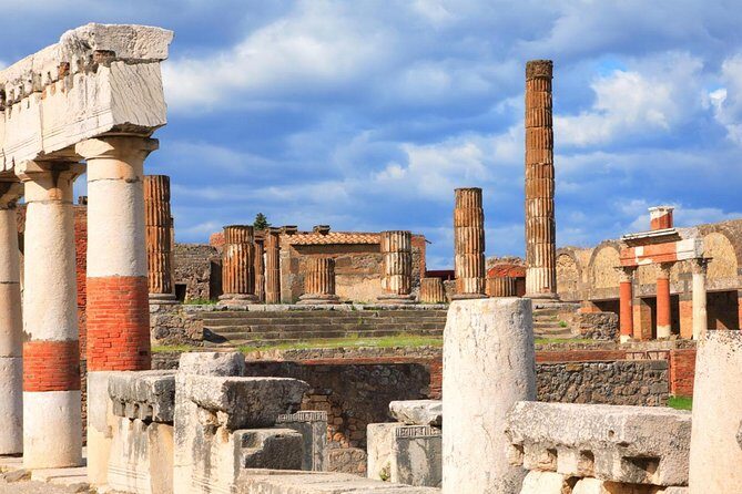 Pompeii Guided Group Tour with Entry Ticket and Archaeologist - Casa del Fauno: A Big Aristocratic Home, 10 Minutes at a Time