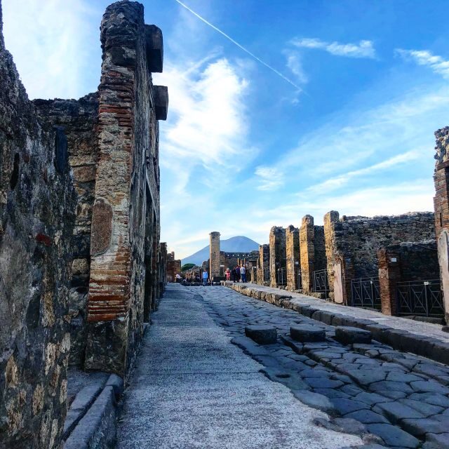 Pompeii: Guided Tour with Skip-the-Line Entry - Group vs Private and What It Means for Your Experience