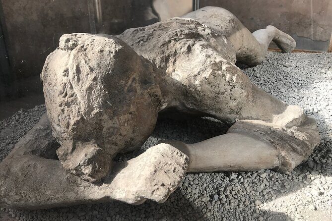 Pompeii Private Tour with an Archaeologist and Skip The Line - 3 hours - Temple stops: Jupiter and Venus as street-corner anchors