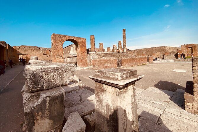 Pompeii Private Tour with an Archaeologist and Skip The Line - 3 hours - Houses, mosaics, and the small details that make it feel lived-in