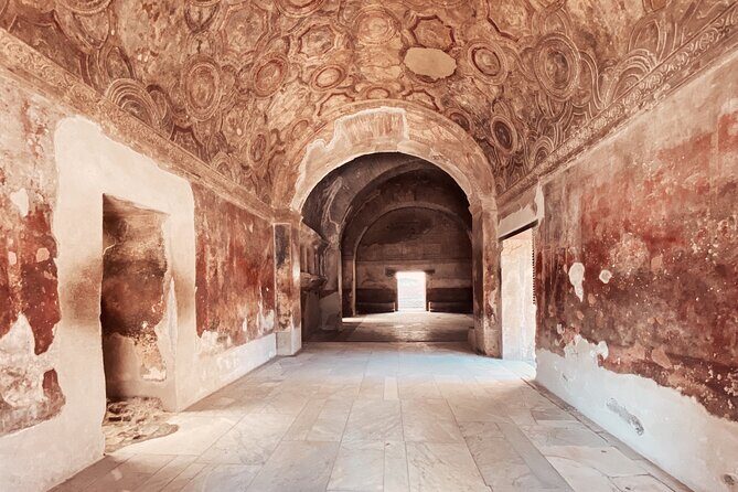 Pompeii Private Tour with an Archaeologist and Skip The Line - 3 hours - Markets, workshops, and the places you can almost smell