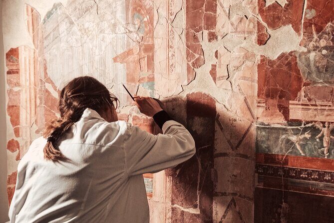 Pompeii Private Tour with an Archaeologist and Skip The Line - 3 hours - Theaters and Main Street: how the city organizes your attention