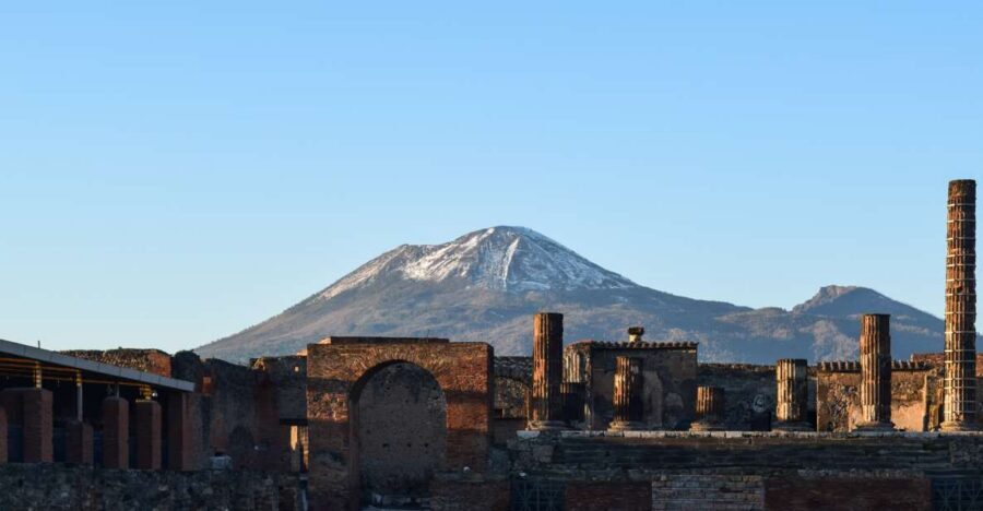 Pompeii: Skip-the-Line Entrance Ticket with Audio Guide - Picking up your ticket and audio guide at the station