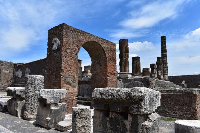 Pompeii Skip-the-line Tour with Archaeologist Guide - Ancient Pompeii Streets Underfoot: Cobblestones, Ruts, and Heat