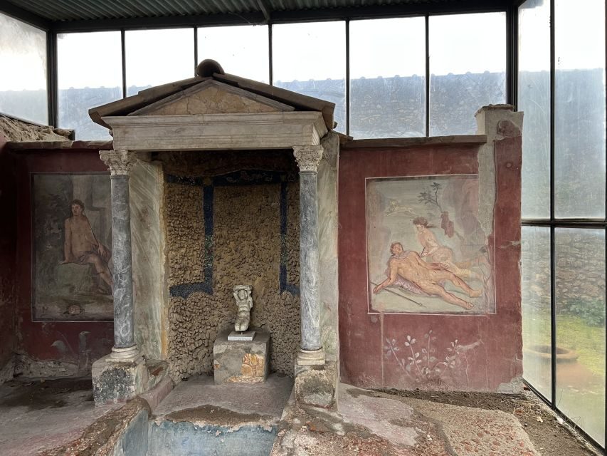 Pompeii: Small-Group Guided Tour with Skip-the-Line Ticket - Amphitheater of Pompeii: Gladiator Theater, Up Close