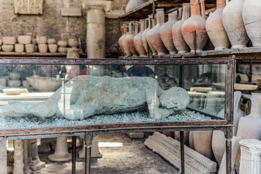 Pompeii Small Group Tour with an Archaeologist - Granaries of the Forum Plaster Casts: The Human Part You Can’t Ignore