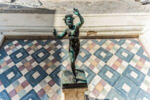 Pompeii Small Group Tour with an Archaeologist - House of Menander: Frescoes, Mosaics, and How the Wealthy Lived