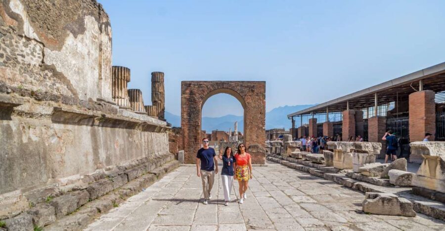 Pompeii Small Group Tour with an Archaeologist - Stabian Baths and the Brothel Lane: Daily Comfort and Taboo