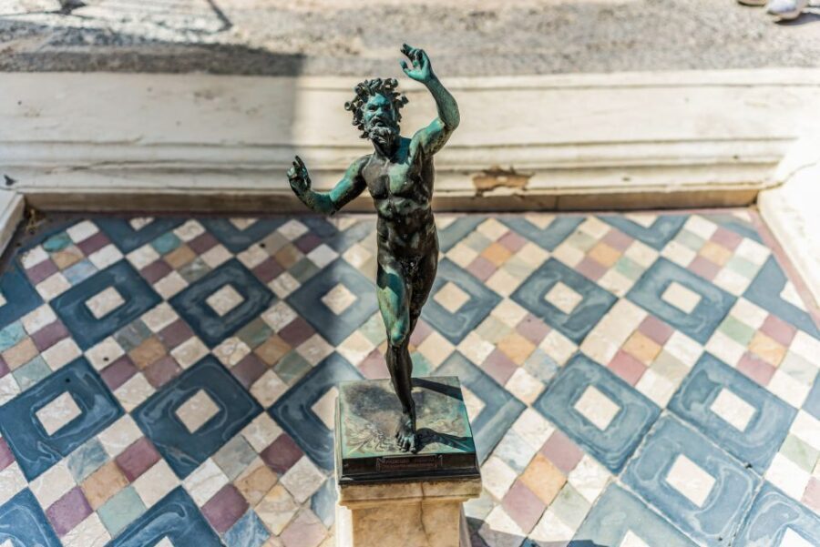 Pompeii Small Group Tour with an Archaeologist - House of Menander: Frescoes, Mosaics, and How the Wealthy Lived