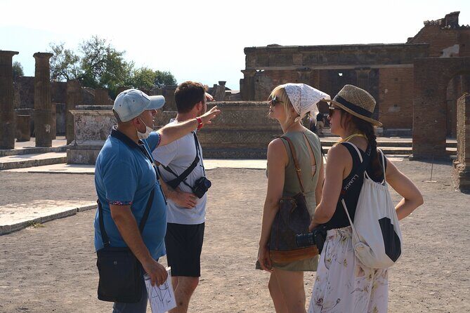 Pompeii Tour & Lunch with Wine Tasting Experience - Wine tasting on Vesuvius: what to expect from the flight