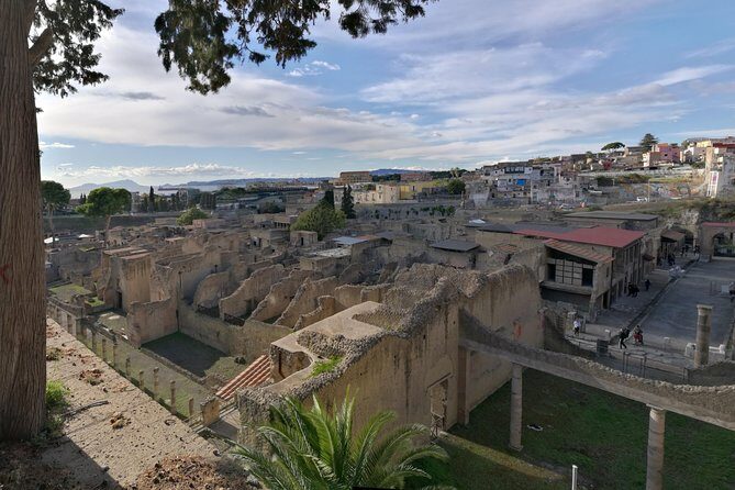 Private Day Tour to Vesuvius, Herculaneum & Pompeii with Pick Up - Pickup that saves your morning (and your patience)