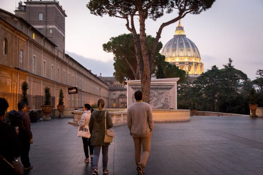 Rome: Breakfast & Tour of Vatican Museums & Sistine Chapel - Hall of Maps and Gallery of Tapestries: Learn to Read the Vatican’s Stories
