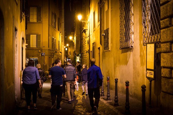 Rome by Night Walking Tour - Legends & Criminal Stories - Who should book this Rome by Night walk